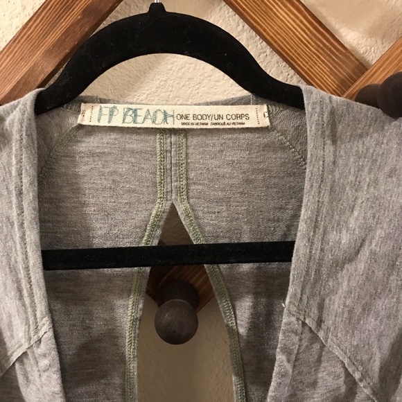 Free People | Beach grey pullover - Picture 2 of 7